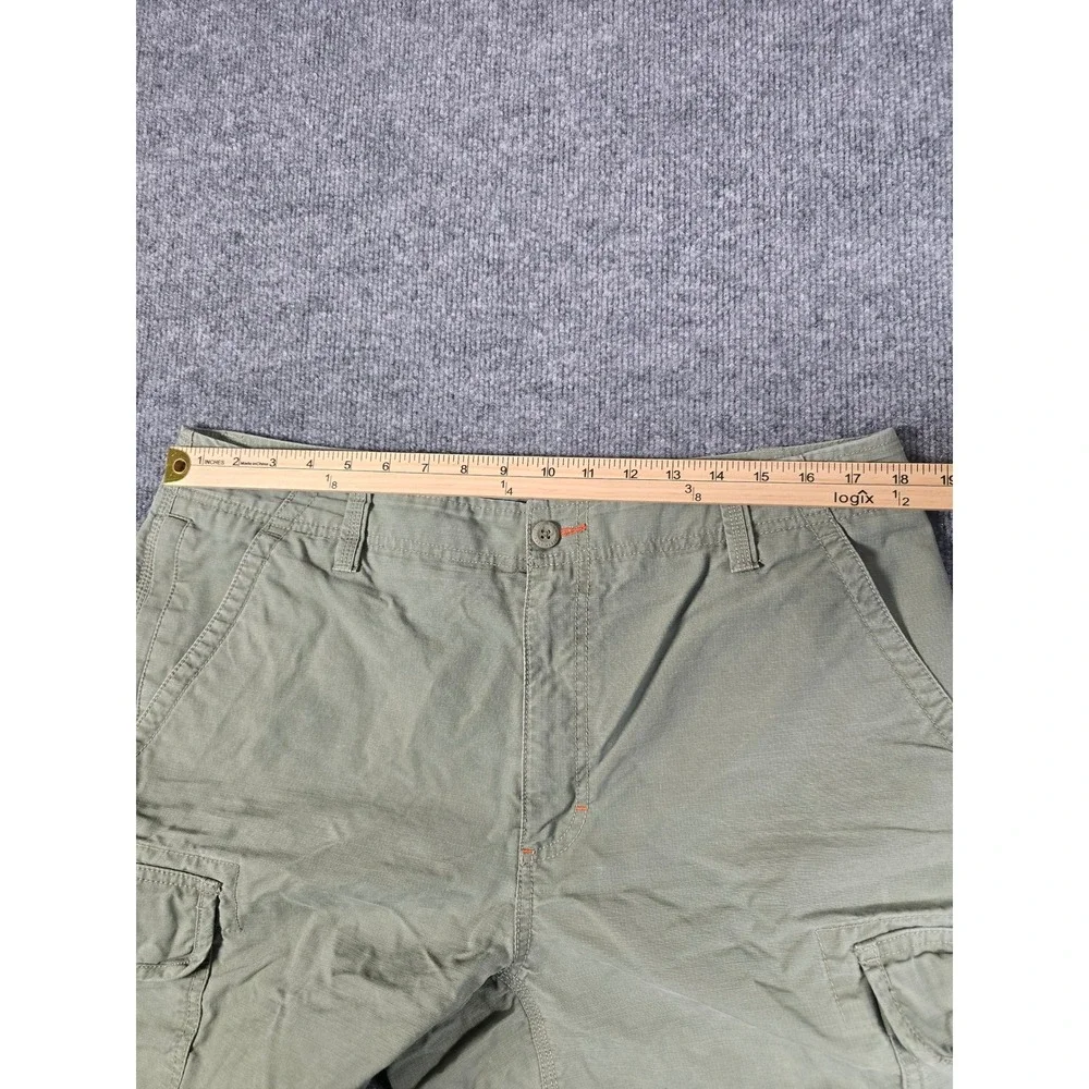 L.L. Bean Mens Natural‎ Fit Cargo Shorts  Olive green Size 35W